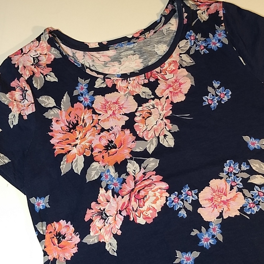Donating soon...Old Navy Floral Tee